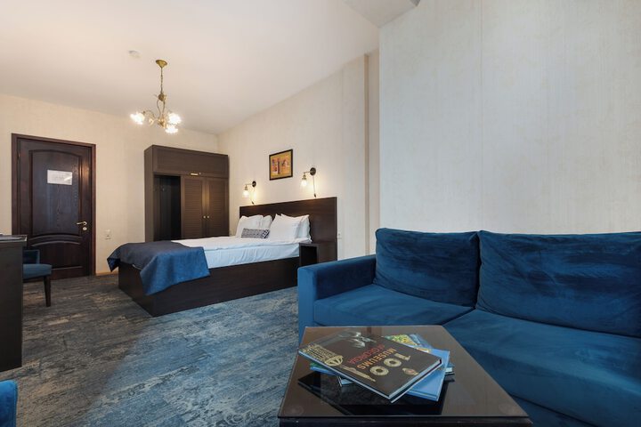 Room 32 of 71