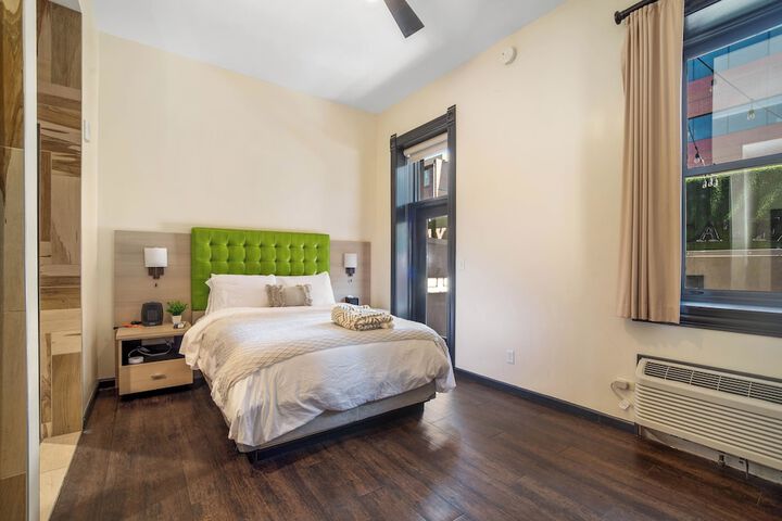Room 9 of 53
