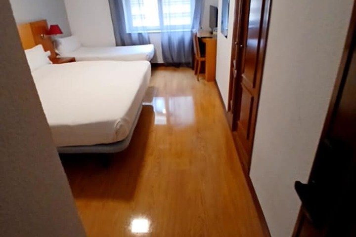 Room 15 of 38
