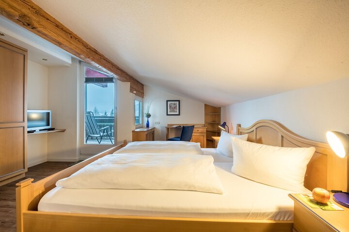 Room 3 of 58
