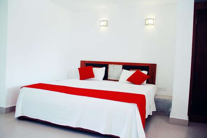 Room 5 of 13