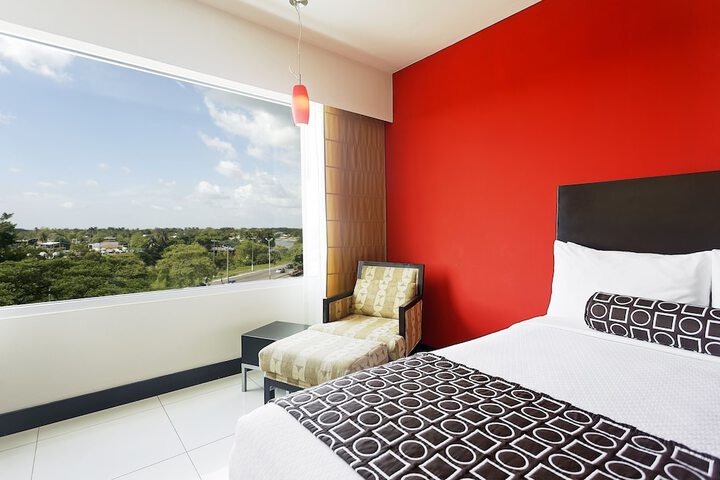 Room 13 of 213