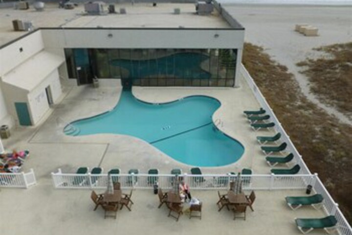 Pool 16 of 28