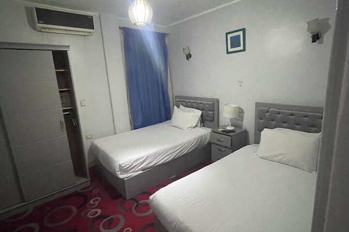 Room 44 of 196