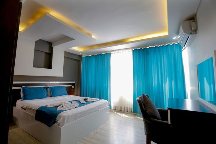 Room 2 of 18