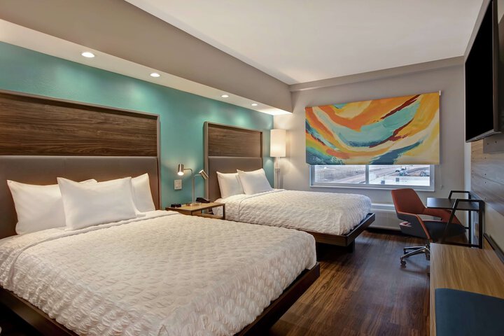 2 Queen Beds (6 of 15)