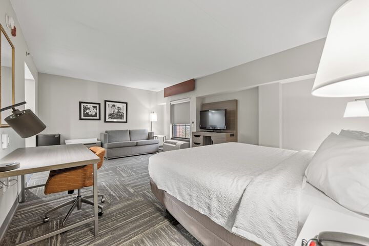 Room 8 of 33
