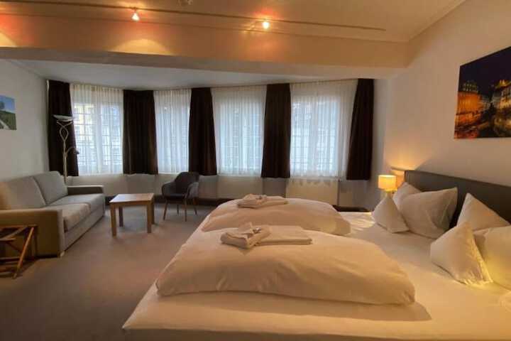 Room 25 of 44