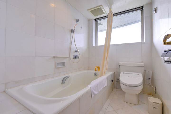 Room 10 of 72