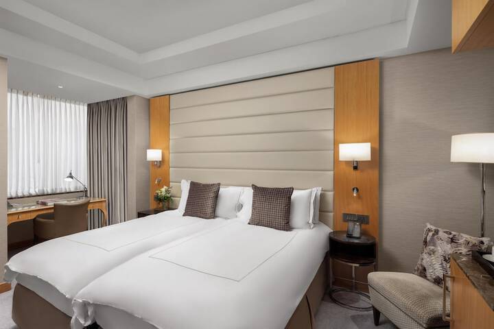 Room 40 of 114