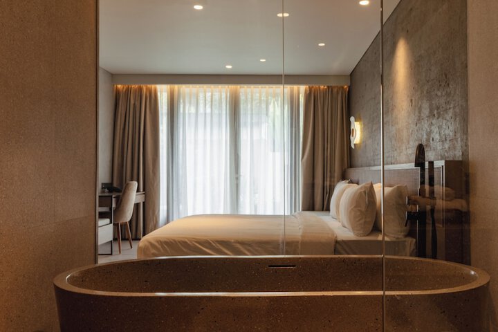 Room 11 of 34