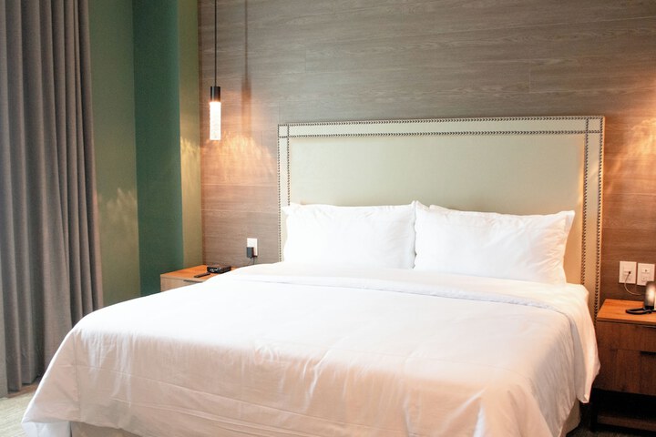 Room 18 of 73