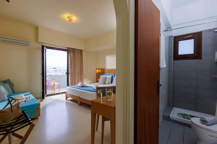 Room 12 of 105