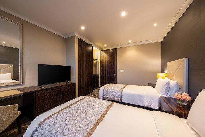 Room 9 of 73