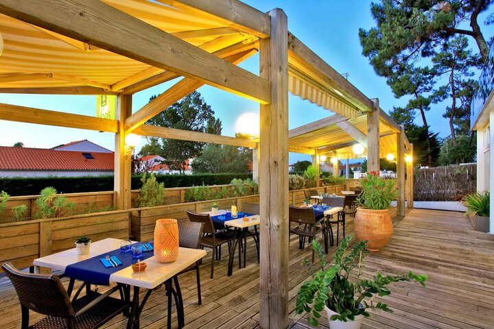 Terrace/Patio 33 of 34
