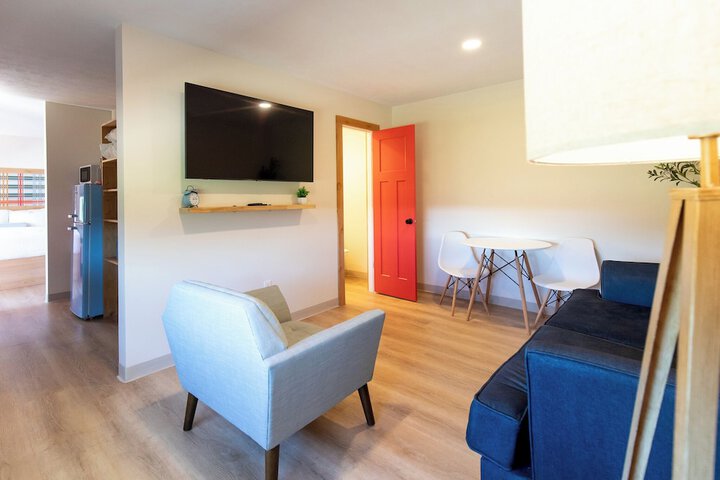 Room 43 of 103
