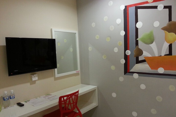 Room 25 of 38