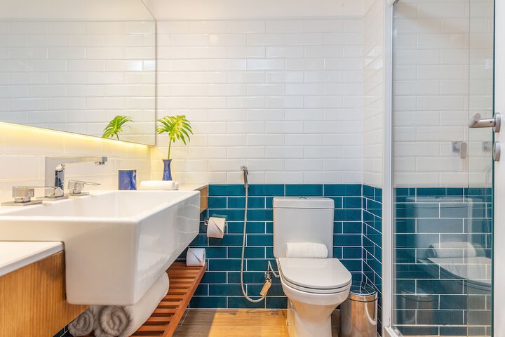 Room 28 of 120