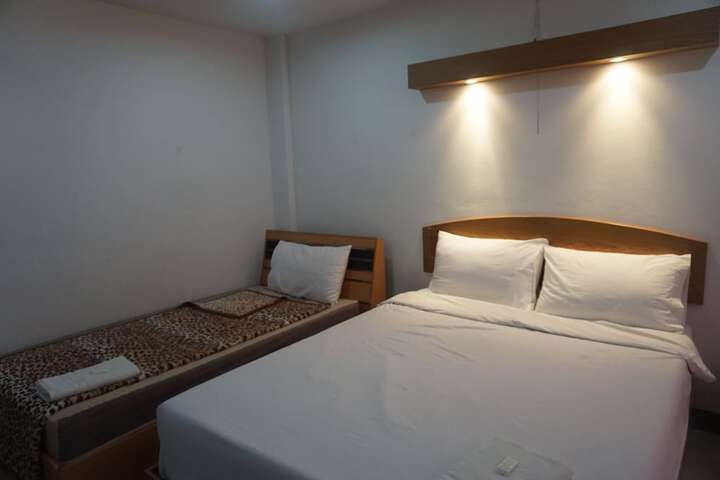 Room 17 of 18