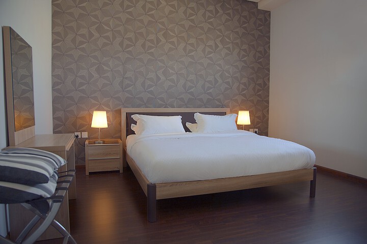 Room 12 of 21
