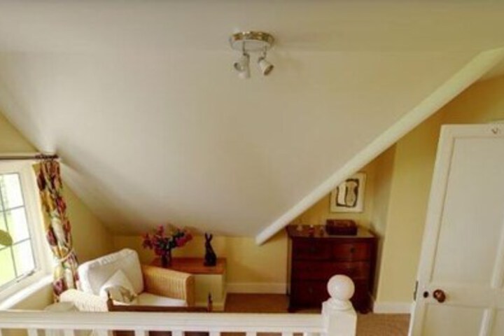 Room 8 of 19