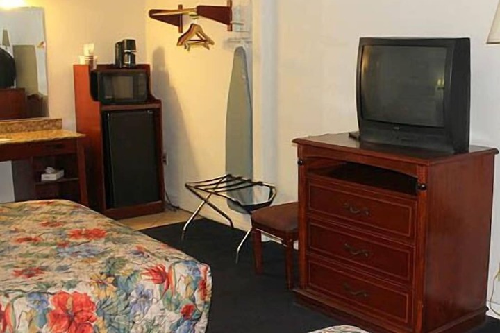 Room 8 of 29