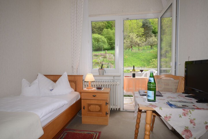 Room 3 of 41