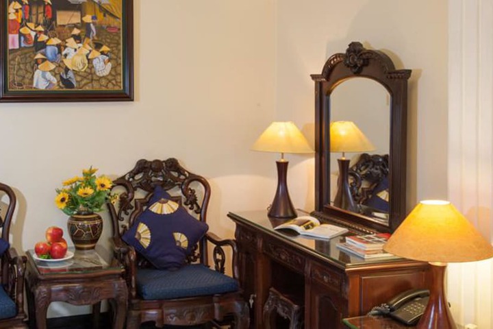 In-room business center