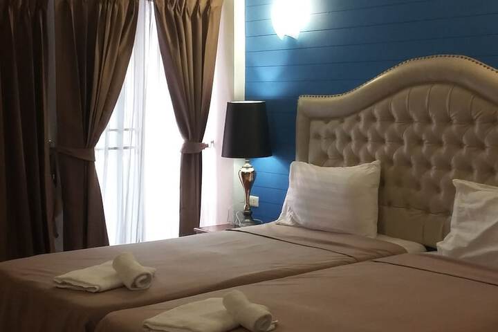 Room 9 of 29