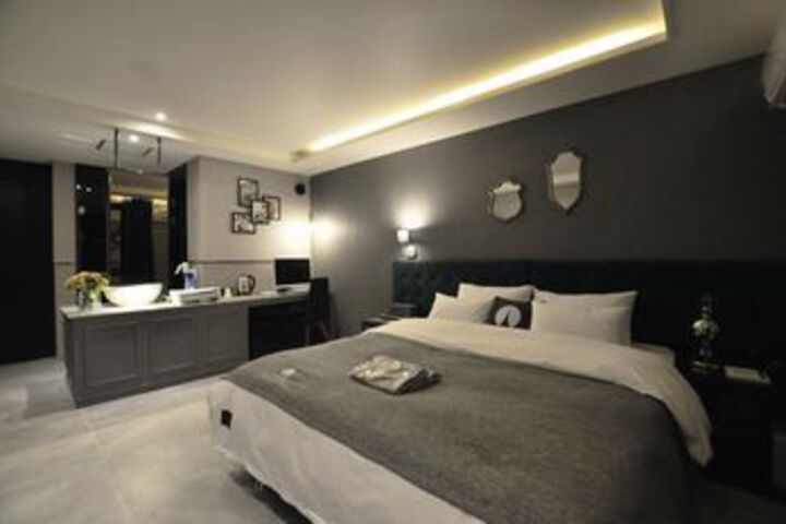 Room 40 of 76