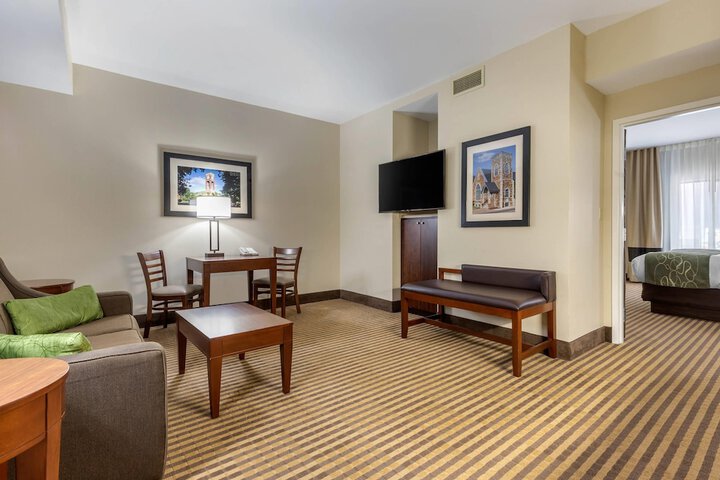 Room 17 of 60