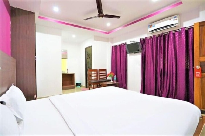 Room 2 of 11
