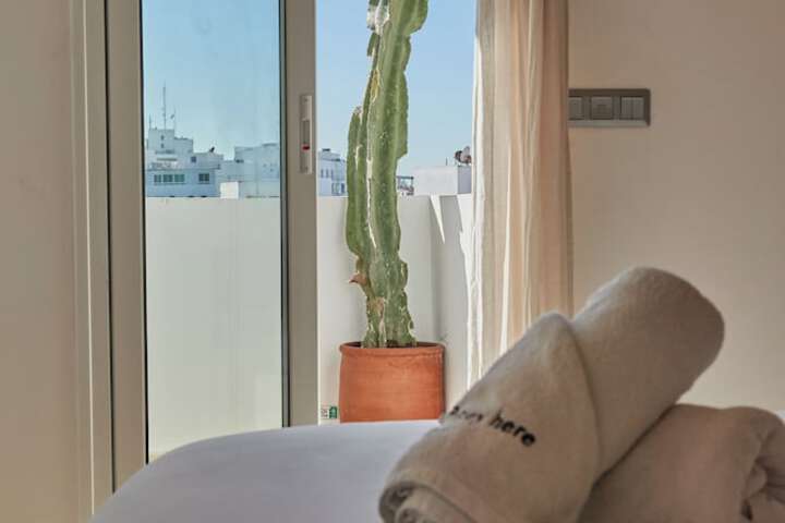 Room 9 of 50