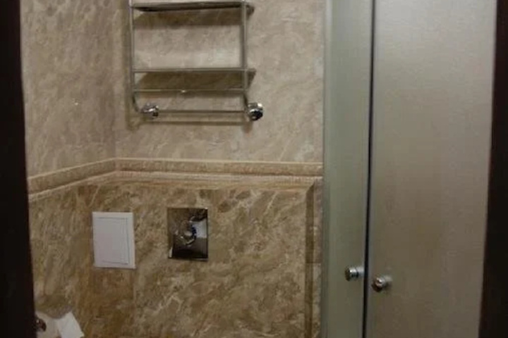Room 8 of 21