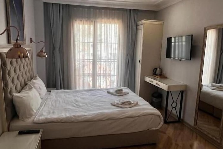 Room 18 of 53