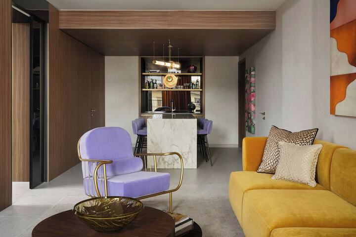 Lounge 115 of 146