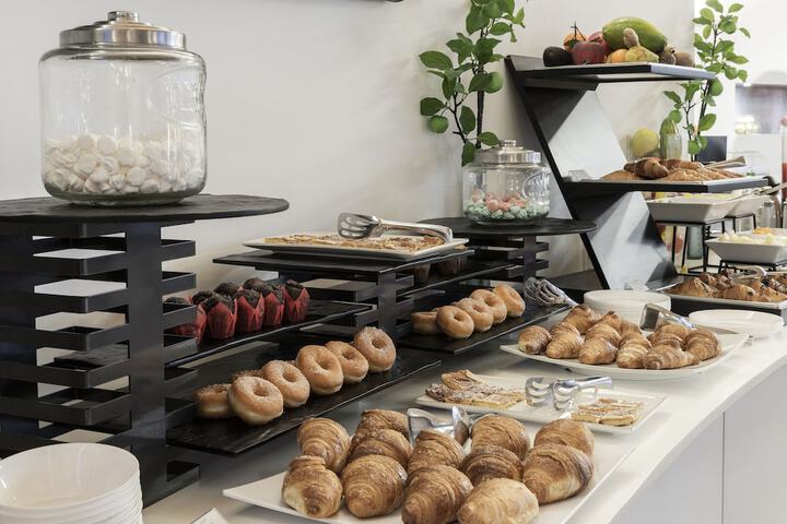 Breakfast/Coffee Service 17 of 30