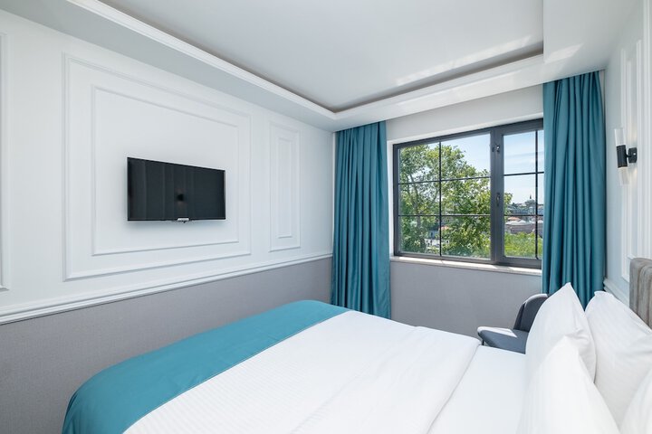 Room 9 of 49