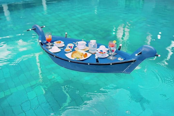 Dining 63 of 79