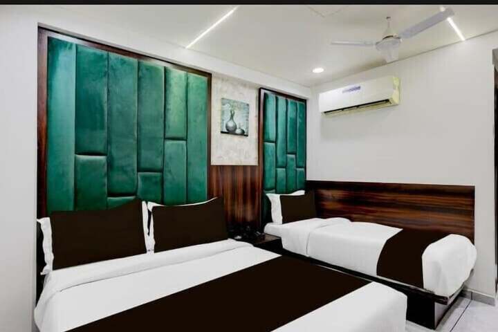 Room 30 of 51