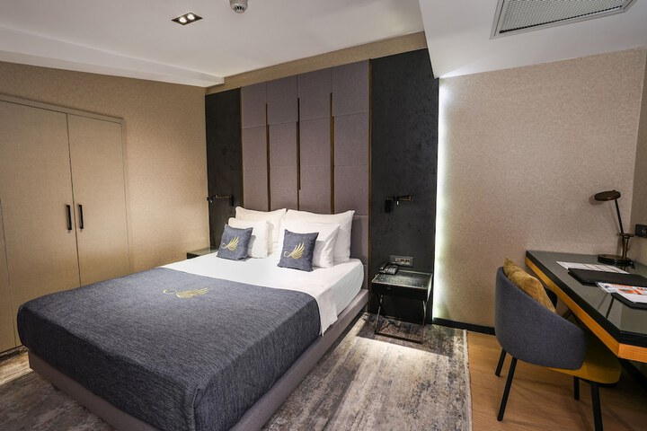 Room 20 of 80