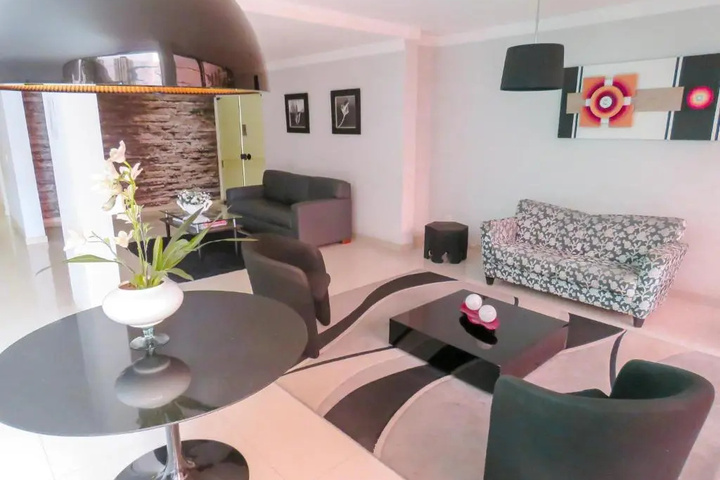 Room 2 of 9