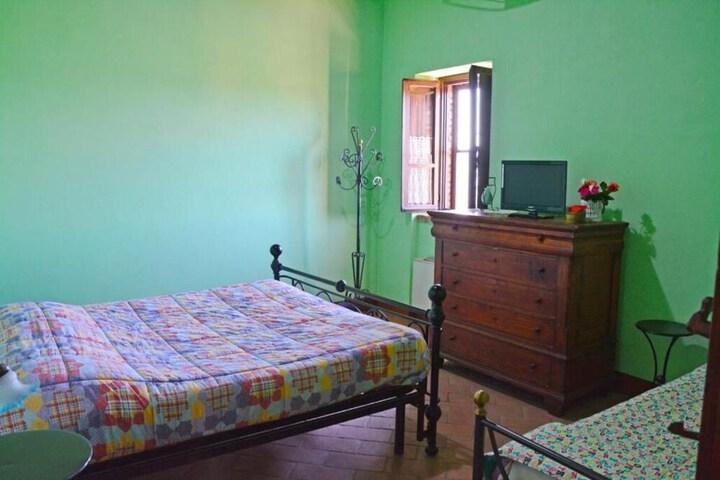 Room 16 of 68