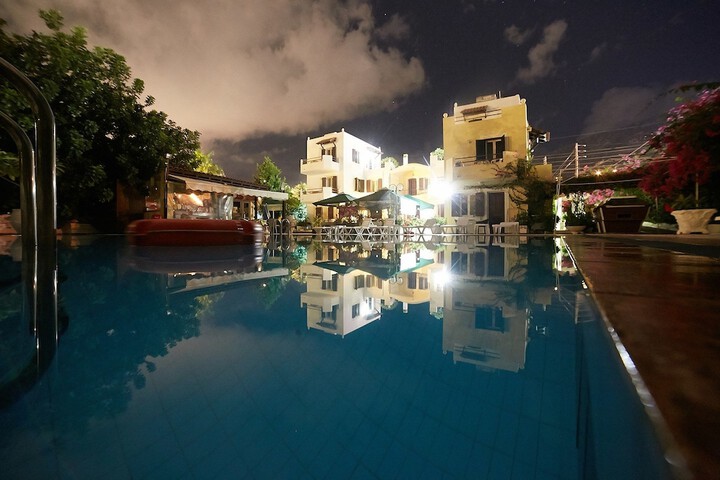 Hotel Pool