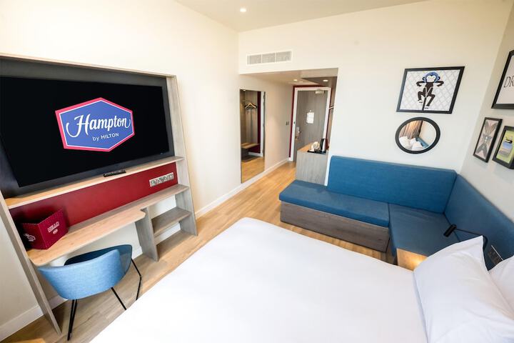 Room 11 of 69