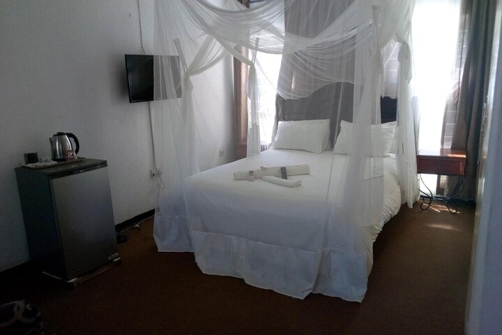 Room 12 of 42