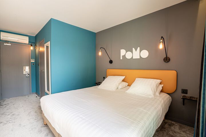 Room 10 of 35