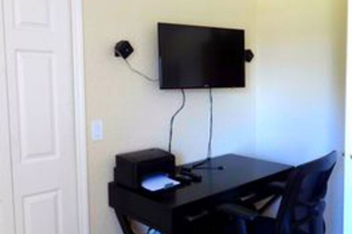 Room 12 of 20