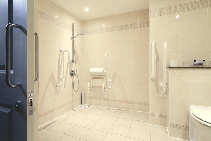 Clean Restrooms