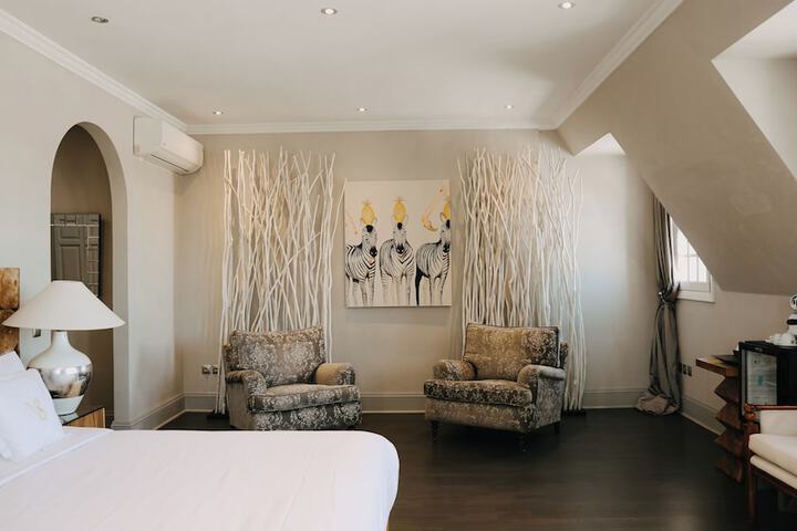 Room 6 of 47